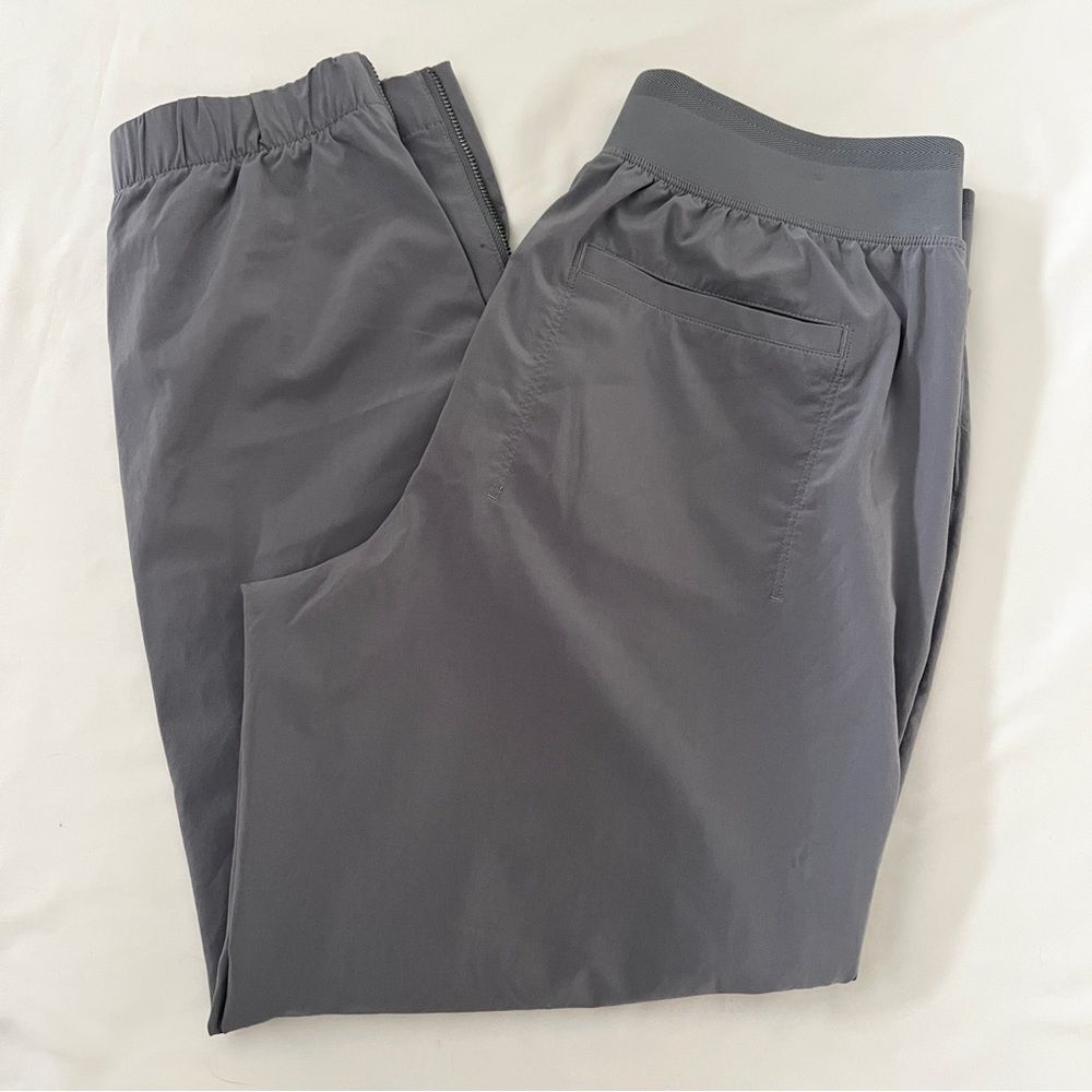 Athleta zip up joggers women’s size 6 petite gray